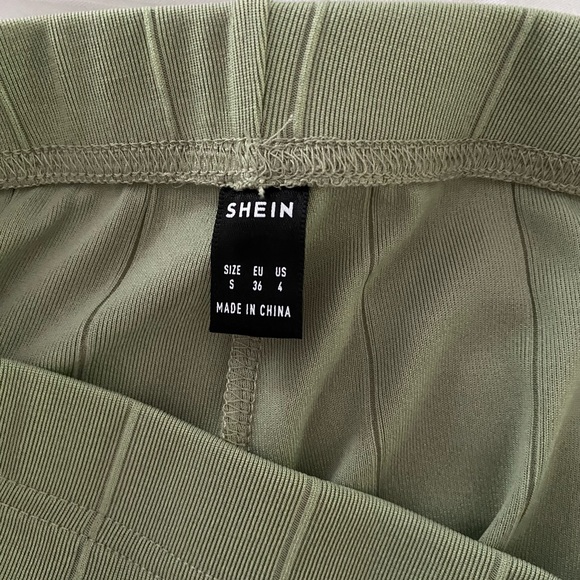 Green Set - Picture 3 of 4